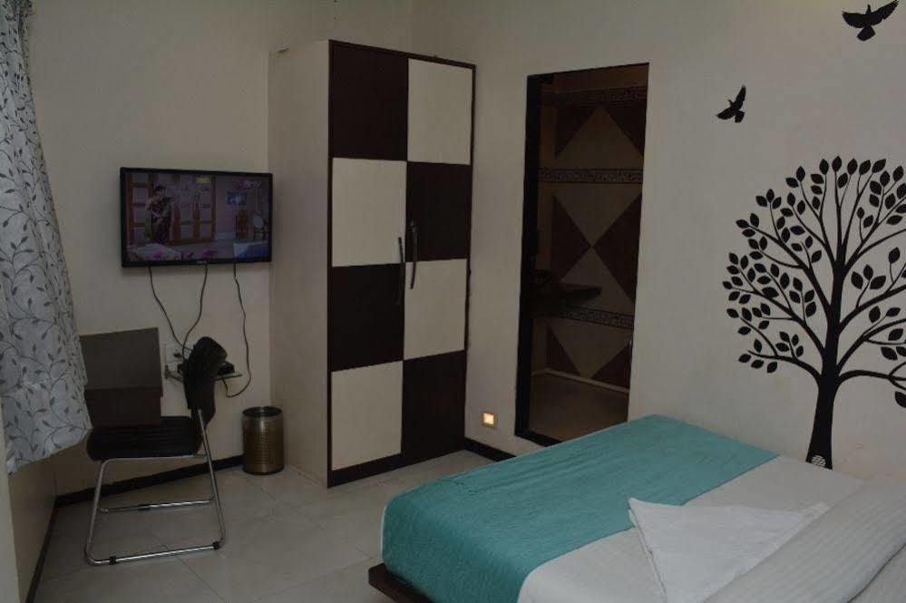 โอโย 3769 บลูเพิร์ล เรซิเดนซี Hotel มุมไบ ภายนอก รูปภาพ